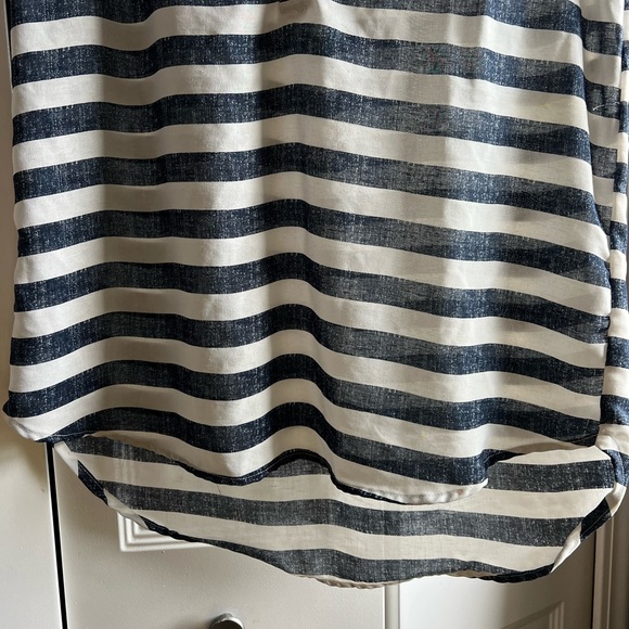 Blue and White Striped Sleeveless Blouse - Picture 4 of 7